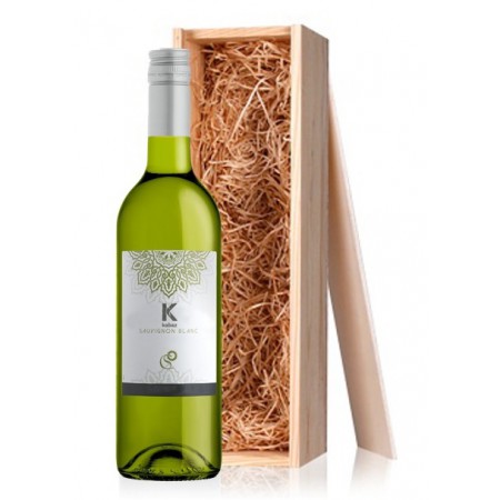 https://frezon.nl/media/catalog/product/p/a/packshot-sauvignon-blanc.wijnkist.frezon.nl.jpg